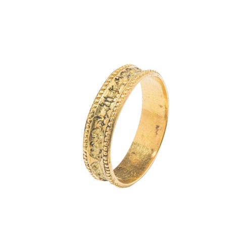 Gold black-letter posy ring de bon cuer, 15th century