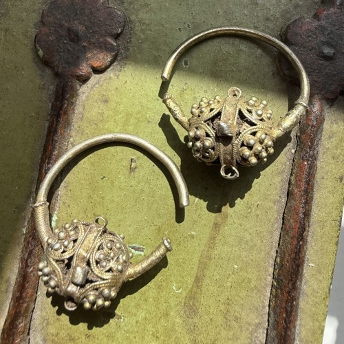 Pair of Silver-Gilt Filigree Hoop Earrings, Byzantine Empire 8–12th Centur - 