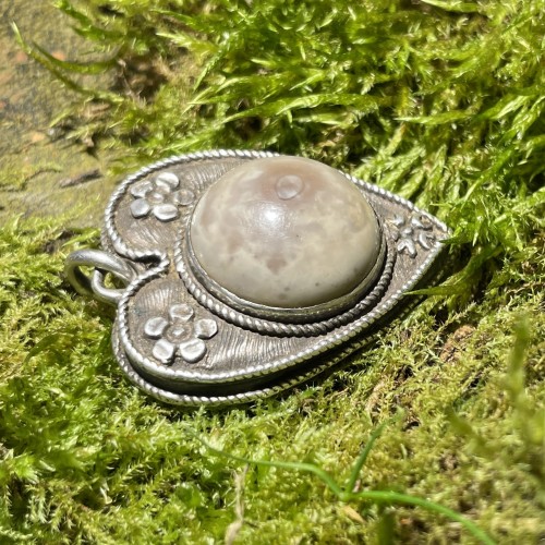  - Heart-Shaped Silver Pendant Set with a Toadstone
