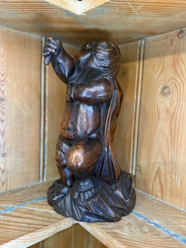 Antiquités - Walnut Figural Group Depicting Two Putti