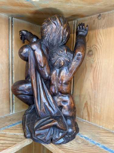 Antiquités - Walnut Figural Group Depicting Two Putti
