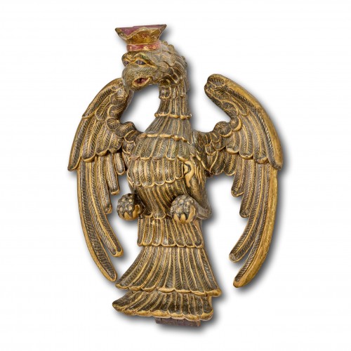 XVIIe siècle - Sculpture polychrome et dorée d'un aigle couronné XVIIe siècle