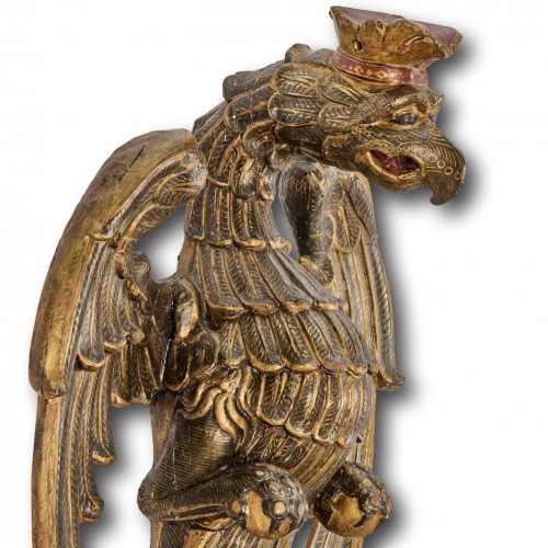 Antiquités - Sculpture polychrome et dorée d'un aigle couronné XVIIe siècle