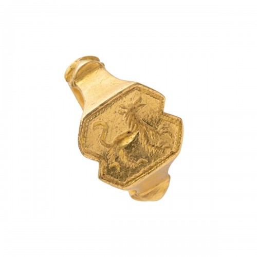 Gold Ring Engraved with a Stylised Lion. Western Europe, 15th–16th century.