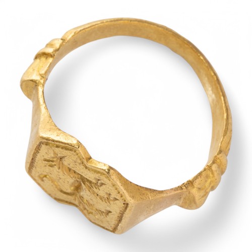 Antique Jewellery  - Gold Ring Engraved with a Stylised Lion. Western Europe, 15th–16th century.