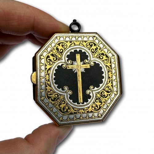 Religious Antiques  - Damascened Devotional Pendant. Spain17th century