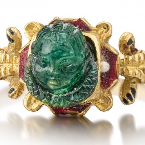 Renaissance gold ring with a Roman cameo of Eros - 