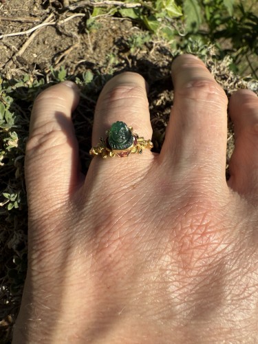 Antiquités - Renaissance gold ring with a Roman cameo of Eros