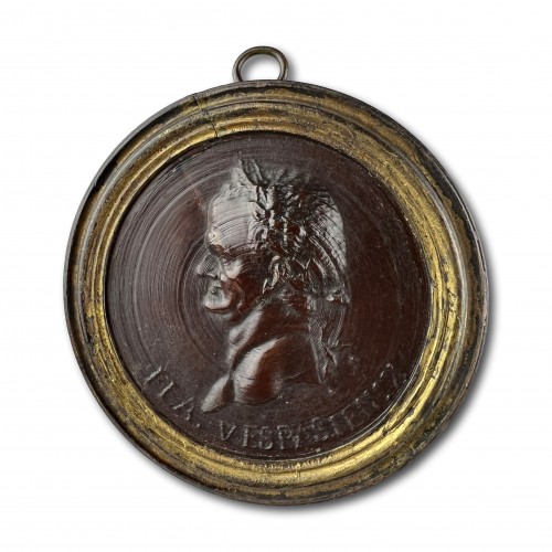 Curiosities  - Boxwood portrait of the Emperor Vespasian, 17 - 18th century