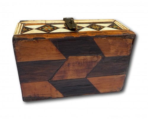 Small Casket with Alla Certosina Marquetry - 