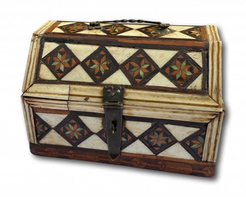 Antiquités - Small Casket with Alla Certosina Marquetry