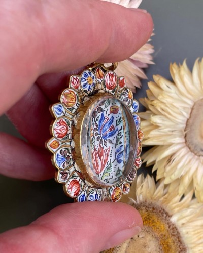 Antique Jewellery  - Devotional Pendant in the Manner of Giuseppe Bruno Sicily, 17th century