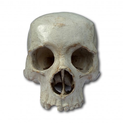 Memento Mori Skull in Gessoed Wood. Italy, 18th century. - 