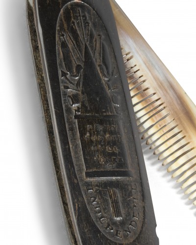 Objects of Vertu  - Patriotic Comb With George Washington