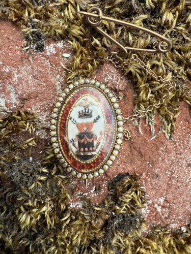 Antique Jewellery  - Gold and Enamel Love Token Brooch with Allegorical Motif