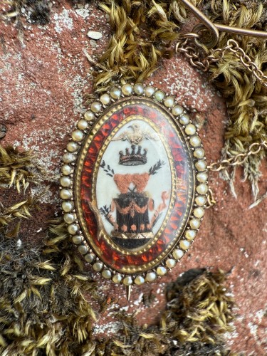 Gold and Enamel Love Token Brooch with Allegorical Motif - 