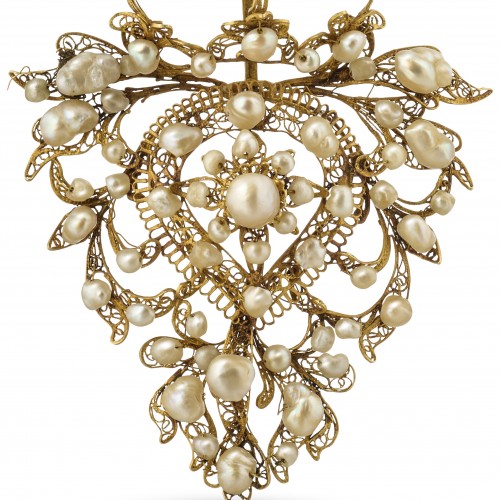 Antique Jewellery  - Filigree Pendant in the Form of a Flaming Sacred Heart