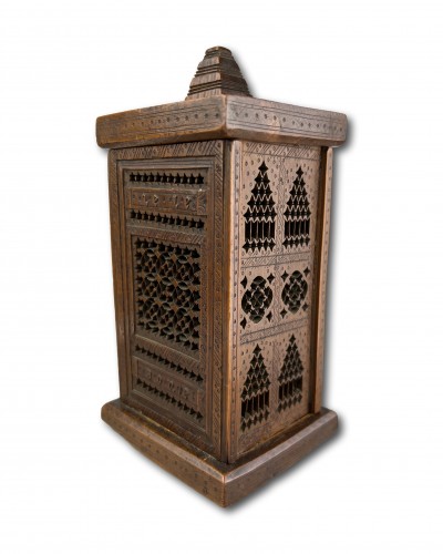 Pierced Boxwood Casket Inscribed Ie le donne de bon cœur - 