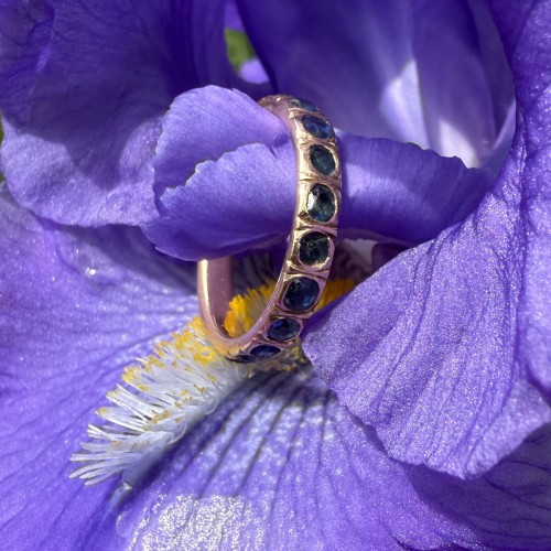 Antique Jewellery  - Georgian Sapphire Eternity Ring, England early 19th century.
