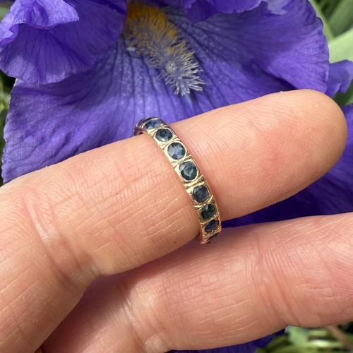 Georgian Sapphire Eternity Ring, England early 19th century. - 