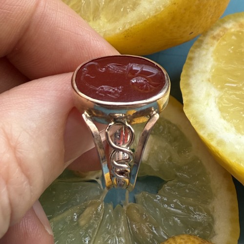 XIXe siècle - Bague en or début du XIXe siècle avec intaille romaine antique