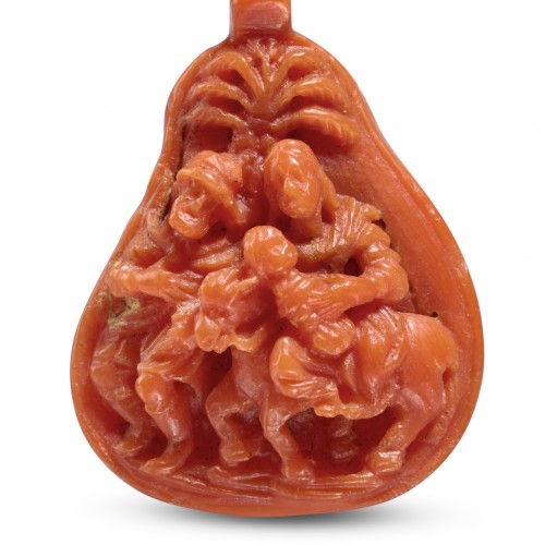 Pendentif dévotionnel double face en corail et or - Matthew Holder