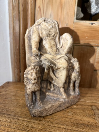 Marble Statuette of Cybele Enthroned, Roman Empire circa 3rd Century A.D.  - 