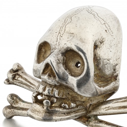 Silver Skull and Crossbones from the Base of a Crucifix, Italy17th century - Decorative Objects Style 