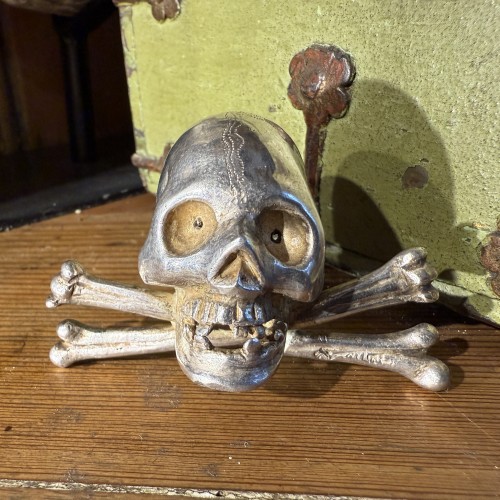 Antiquités - Silver Skull and Crossbones from the Base of a Crucifix, Italy17th century