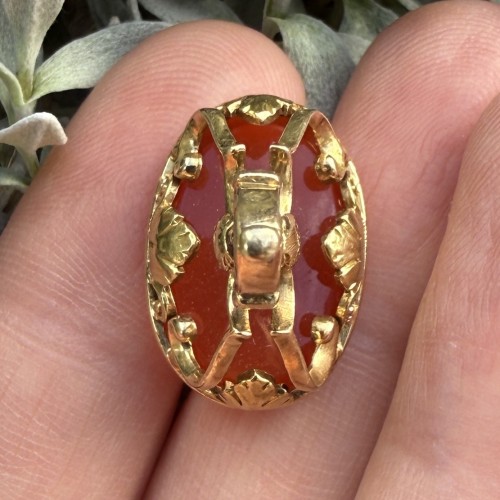 Antiquités - Gold fob seal with Renaissance intaglio of herm and figures