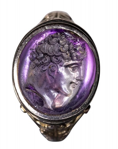 19th century - 19th-Century Gold Ring.with Greek Hellenistic Amethyst Intaglio of a Youth,