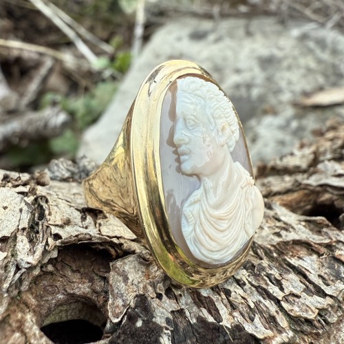 Renaissance Agate Cameo Ring Depicting a Julio-Claudian Prince. - 