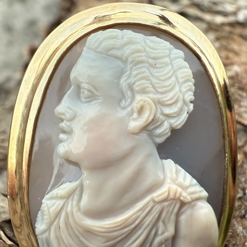 Antiquités - Renaissance Agate Cameo Ring Depicting a Julio-Claudian Prince.