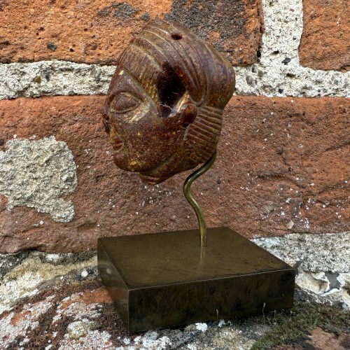 Antiquités - An Etruscan Amber Head Pendant - Etruria circa 5th century B.C. 