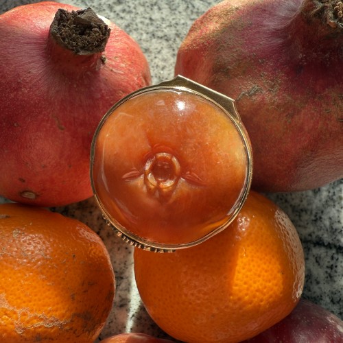 Gold-Mounted Agate Bonbonnière in the Form of an Orange, mid-18th century. - 