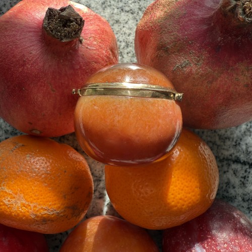 Antiquités - Gold-Mounted Agate Bonbonnière in the Form of an Orange, mid-18th century.