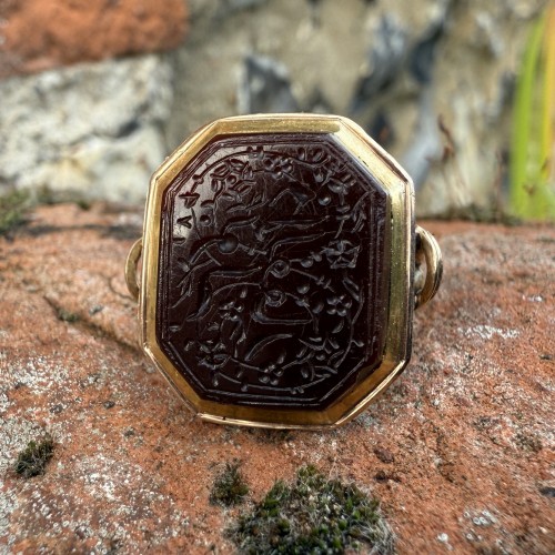 Gold Ring with a Persian Inscribed Carnelian Intaglio dated 1179 AH / 1765  - 