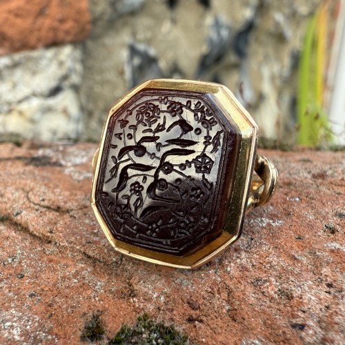 18th century - Gold Ring with a Persian Inscribed Carnelian Intaglio dated 1179 AH / 1765 