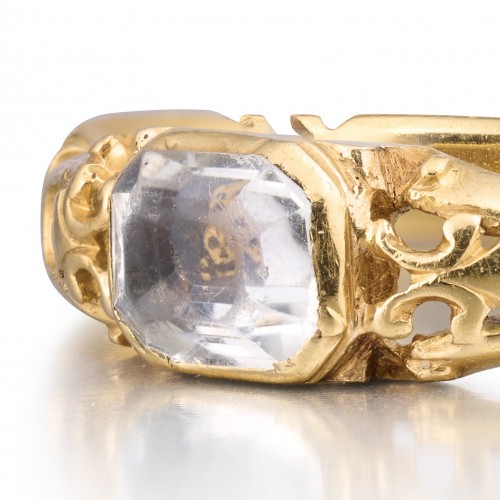 Bague de deuil en cristal Stuart ornée de motifs Memento Mori, Angleterre XVIIIe siècle - Bijouterie, Joaillerie Style 