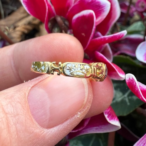 Antiquités - Bague de deuil en cristal Stuart ornée de motifs Memento Mori, Angleterre XVIIIe siècle