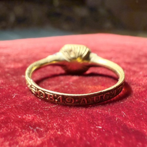 Antiquités - Early Eighteenth-Century Gold Mourning Ring with Monogram and Vanitas