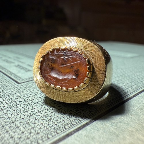 Antique Jewellery  - Gold Ring Set with an Ancient Carnelian Scarab Depicting a Deer Hunt.