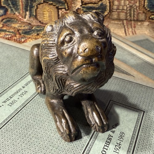 Petit lion en bronze Renaissance, Allemagne ou Italie XVIe siècle - Objet de décoration Style 