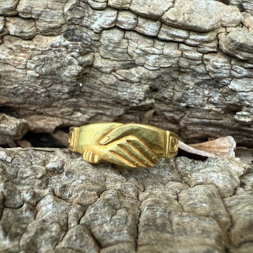 Bijouterie, Joaillerie  - Bague Fede en or de haut carat, Angleterre ou Europe occidentale XVIIe-XVIIIe siècle
