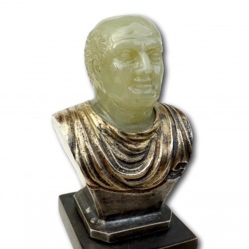 Antiquités - Small Chalcedony &amp; Silver-Gilt Bust of the Emperor Vespasian, Italy 17th–18th century