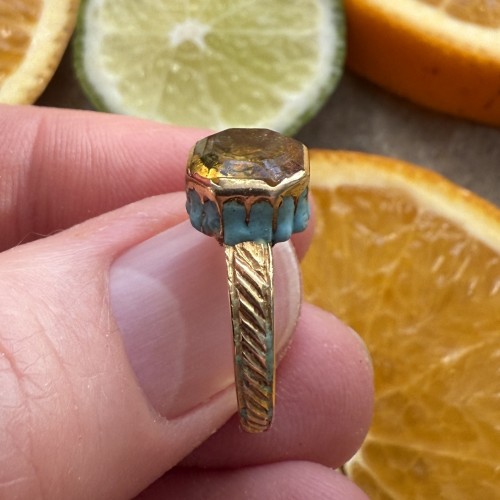 Gold Ring with Enamelled Bezel and Table-Cut Paste, England mid-17th century - 