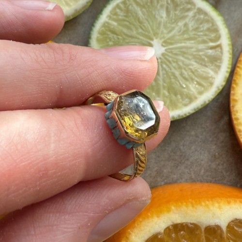 17th century - Gold Ring with Enamelled Bezel and Table-Cut Paste, England mid-17th century