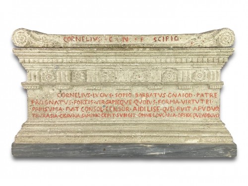 Maquette en pierre de lave d'un tombeau des Scipions. Italien, début du 19e siècle. - Matthew Holder