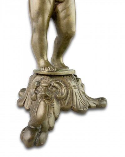 Antiquités - Bronze sculpture of a putto. Nuremberg, first half of the 16th century.