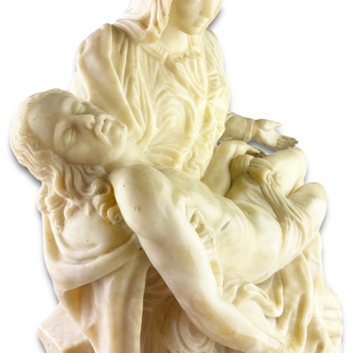 Alabaster sculpture of the pieta. French or Italian, 17th century. - Sculpture Style 